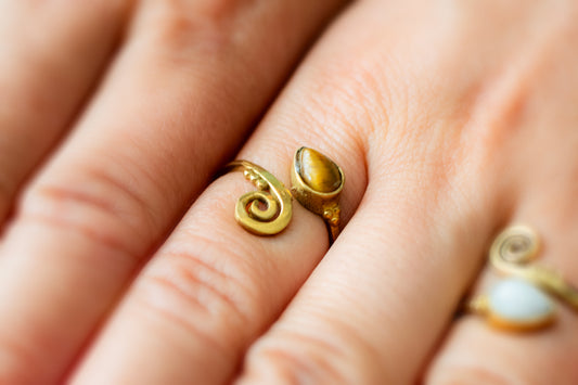 Drop Spiral Ring – Available in Various Gemstones - Tiger's Eye