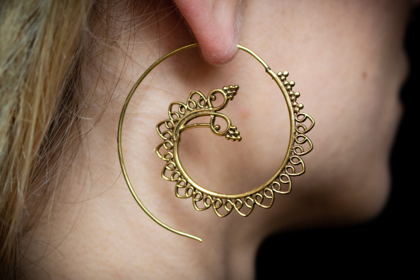 Elegant Spiral Hoop Earrings