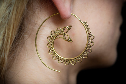 Elegant Spiral Hoop Earrings
