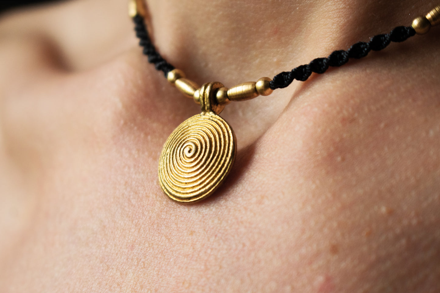 Spiral pendant necklace